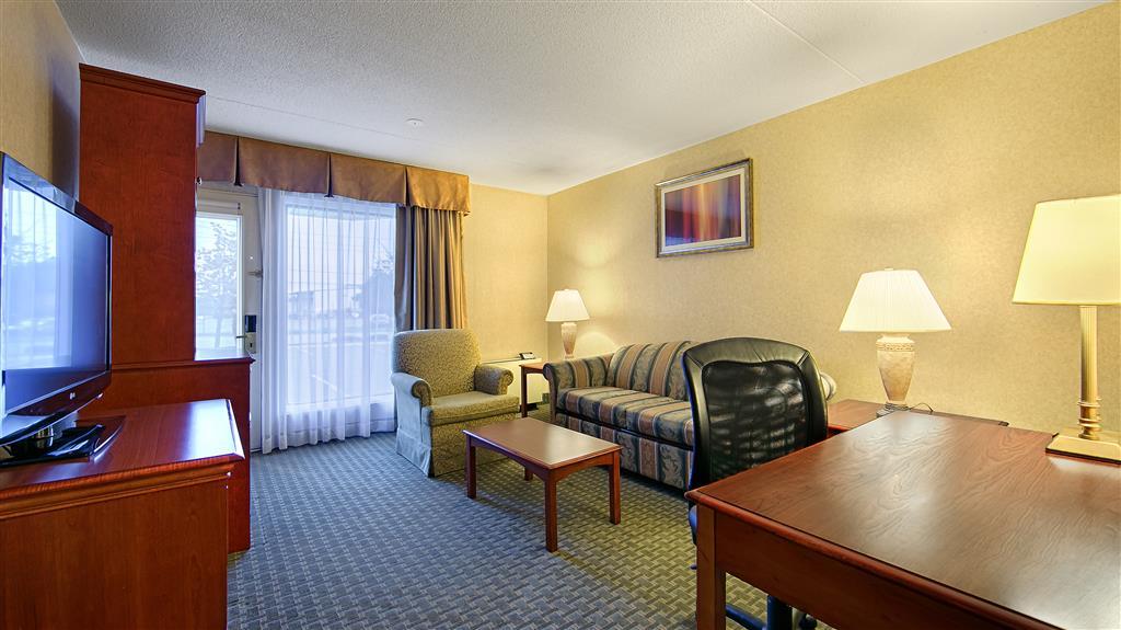 Quality Inn & Suites Брамптън Екстериор снимка