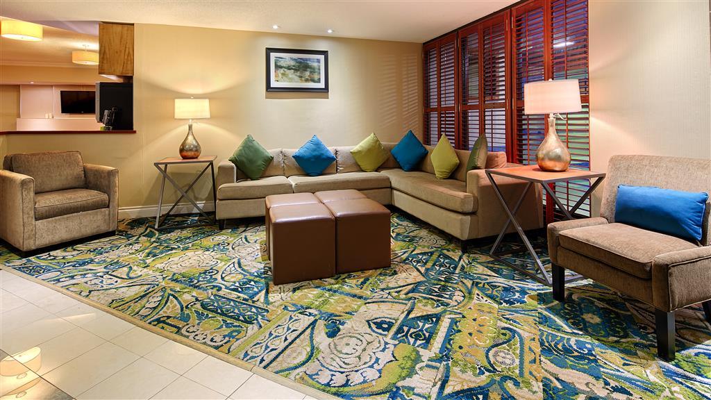 Quality Inn & Suites Брамптън Екстериор снимка