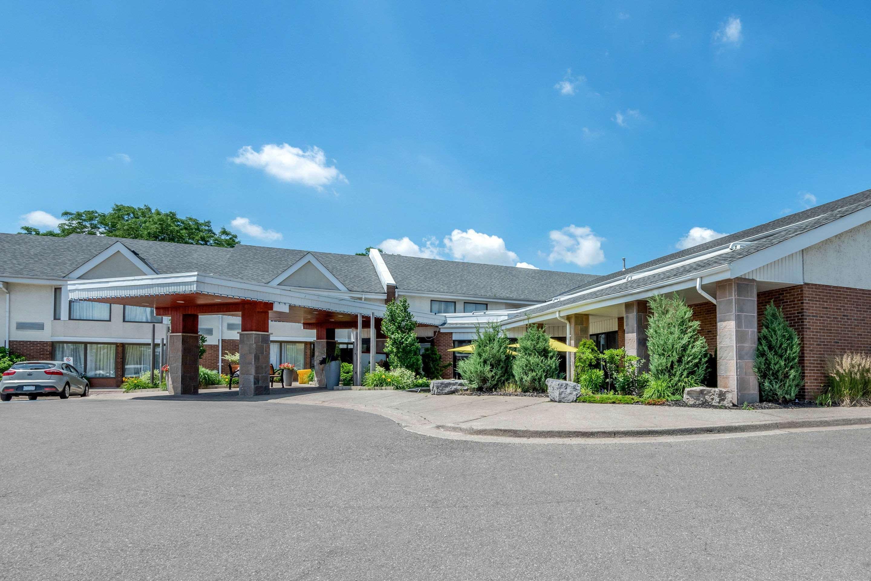 Quality Inn & Suites Брамптън Екстериор снимка